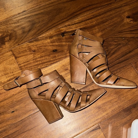 New without box BCBGENERATION Jaxx shoes - Picture 4 of 11